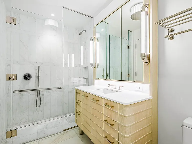 249 E 62nd St #10D — Photo 8