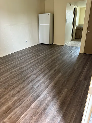 2500 W Hickory St Photo 1