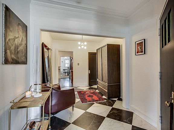 3rd image of 6338 N Wayne Ave #1