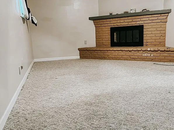 313 W L St, Aurora, NE 68818