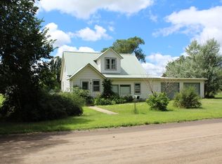 621 N Walnut St, Long Pine, NE 69217
