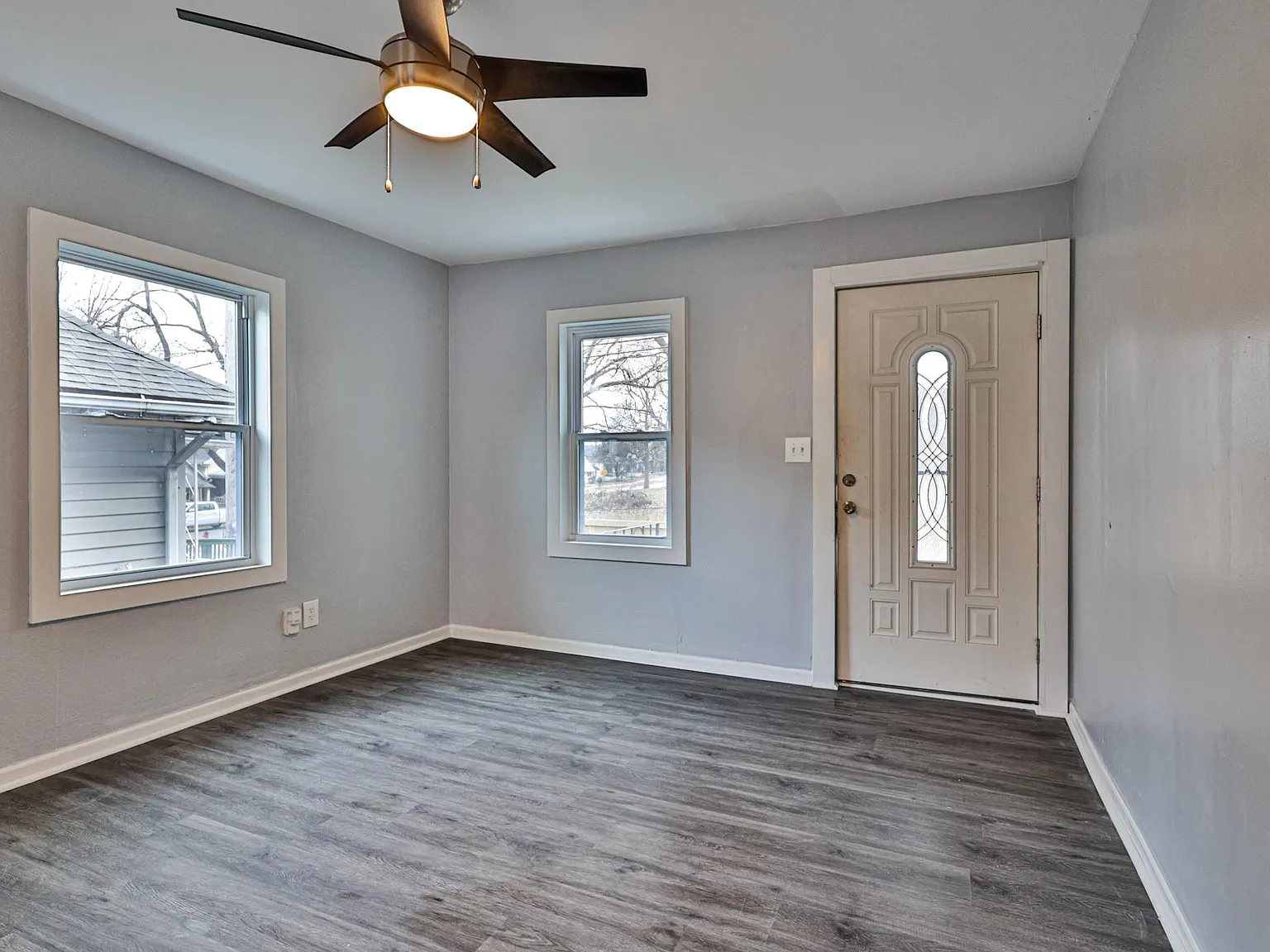 3 bed, 1325 sqft, $1,300 — Photo 2