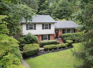 2414 Commonwealth Dr, Charlottesville, VA 22901