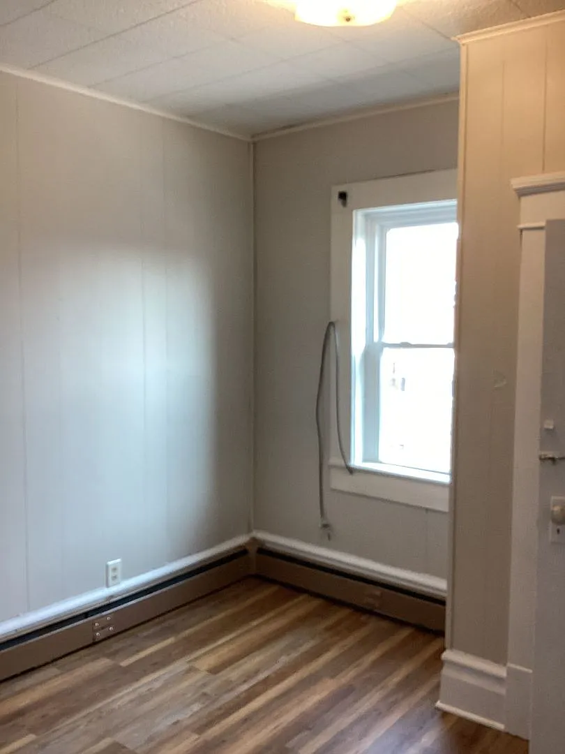 31 W King St — Photo 2