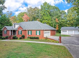 133 Stacey Dr, Cleveland, GA 30528