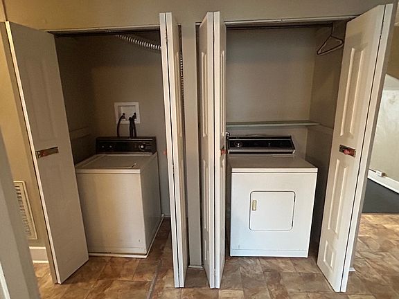 5th image of 2531 Woodbine Ave Unit 2