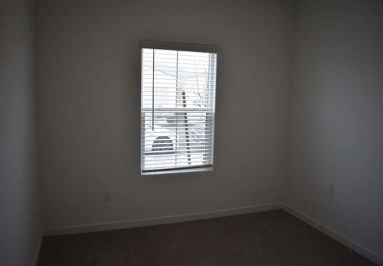 4470 N San Clemente Ave — Photo 22