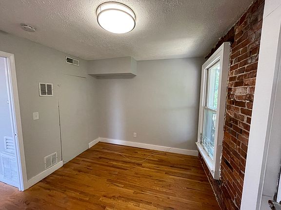 3rd image of 11-17 Clark St #4