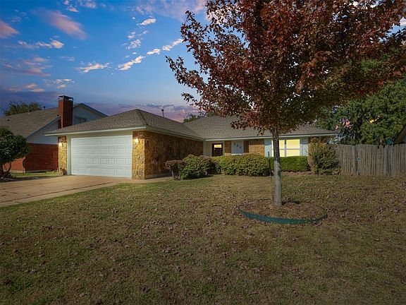 2nd image of 809 SW 27th St