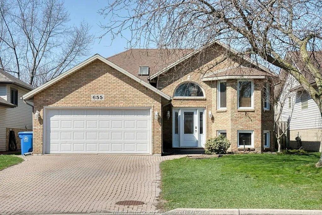 655 Michael Dr photo 1