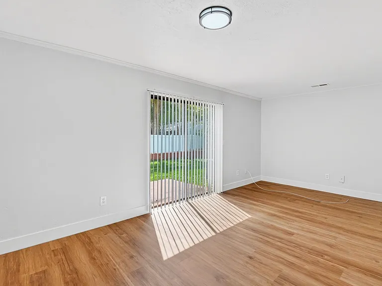 Southern Villas — Photo 8