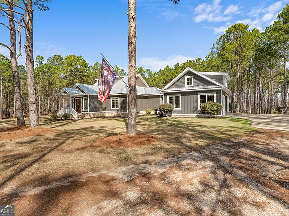 3rd image of 490 Turner Rd