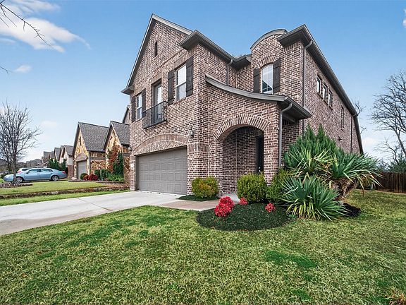 5th image of 3620 Walden Dr