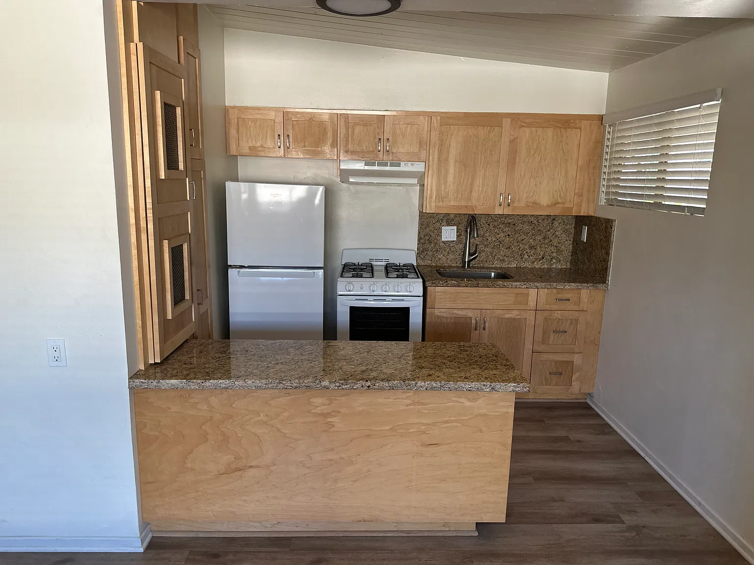 2 bed, $3,195 — Photo 3