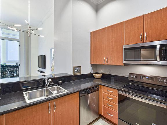 5th image of 701 S Olive Ave APT 204