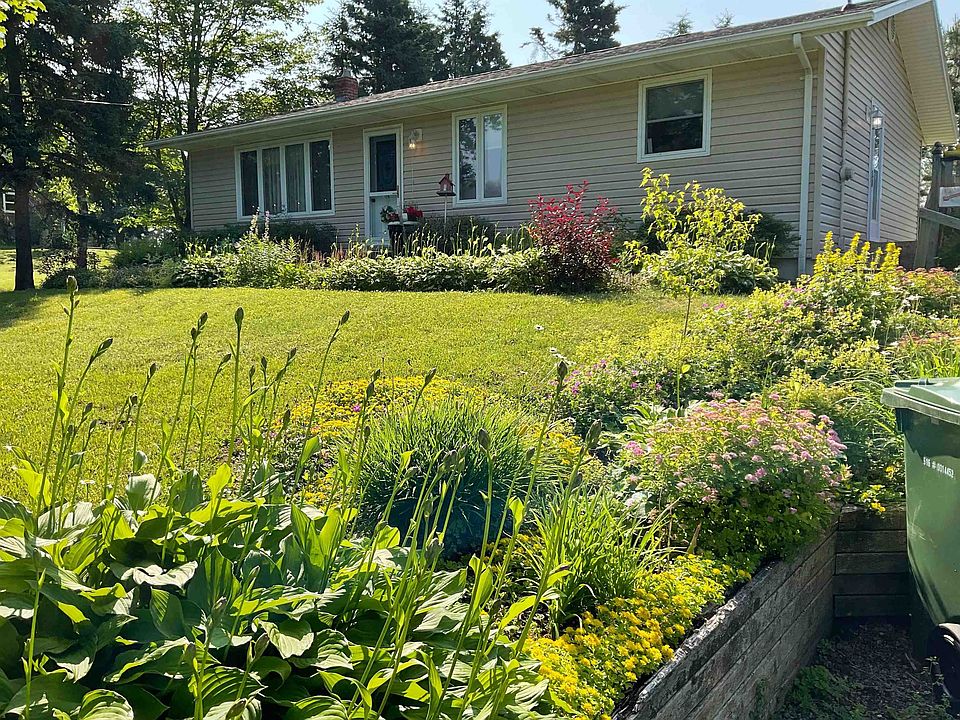 1st image of 20 Avonlea Dr