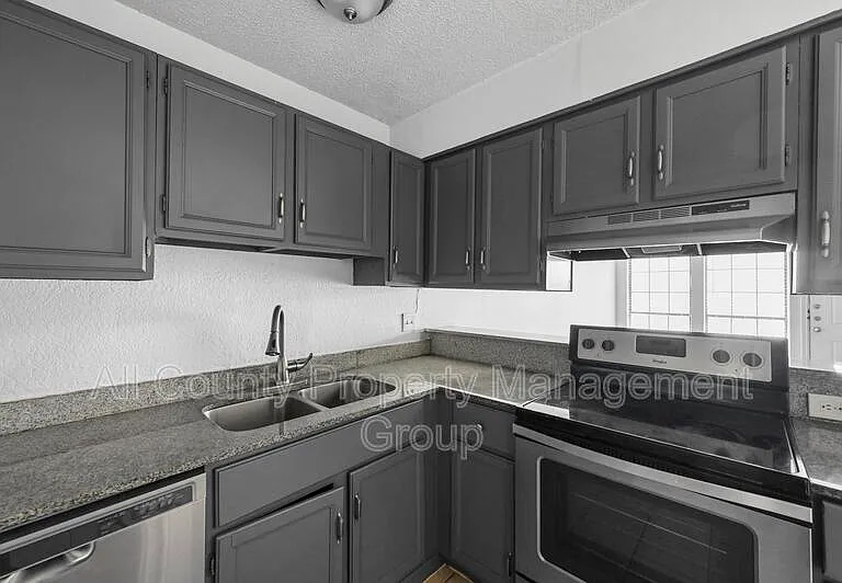 4921 Miller Ave — Photo 3
