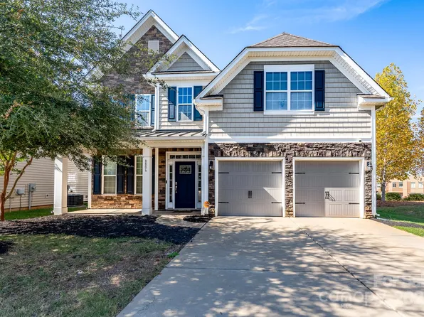 8806 Douglas Palace Ct, Charlotte, NC 28278