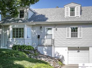 8118 Bowie Dr, Omaha, NE 68114