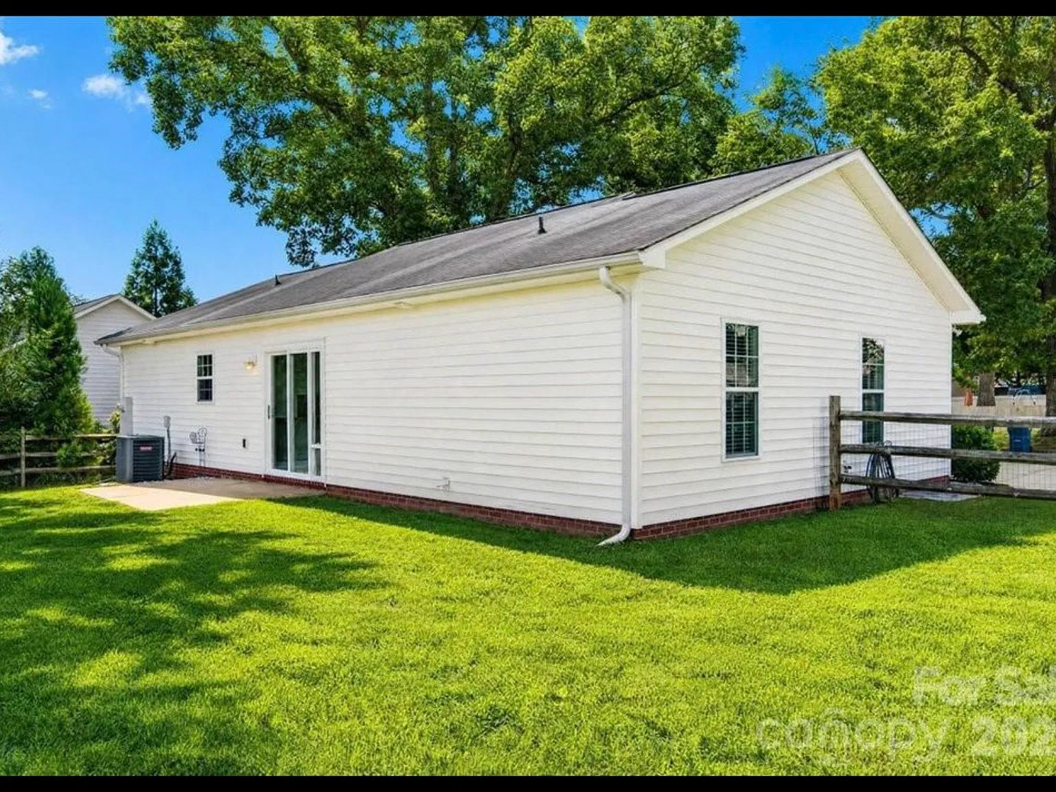3 bed, 1272 sqft, $2,150 — Photo 4