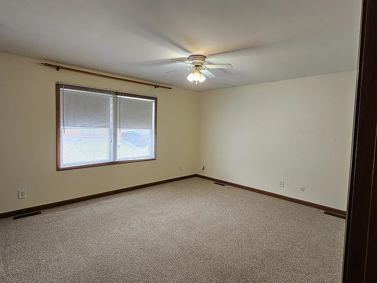 1381 Bergamont St — Photo 27