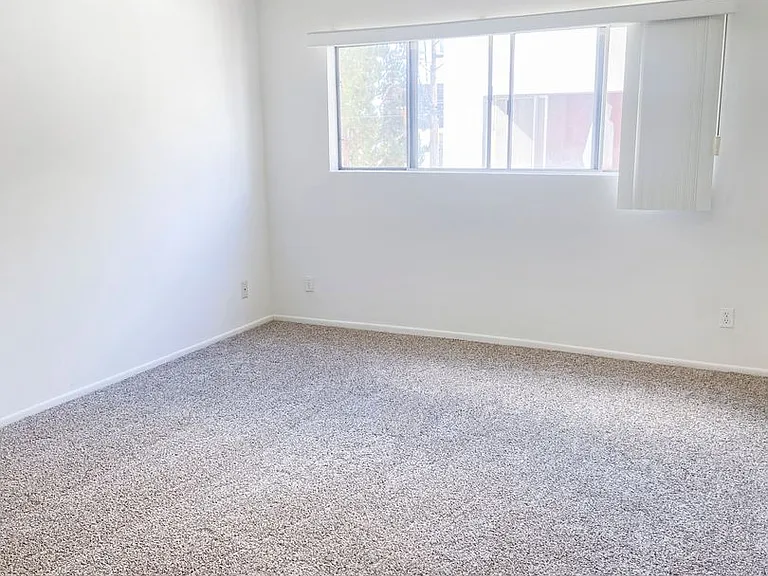 10644 Eastborne Ave — Photo 8