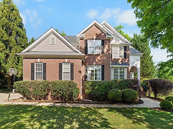 2nd image of 909 Kennesaw Ct