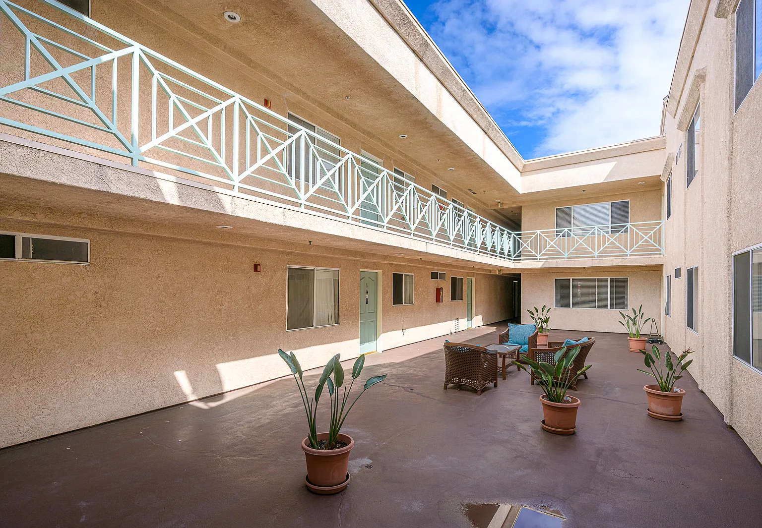 Crown Ridge Apartments — Photo 2