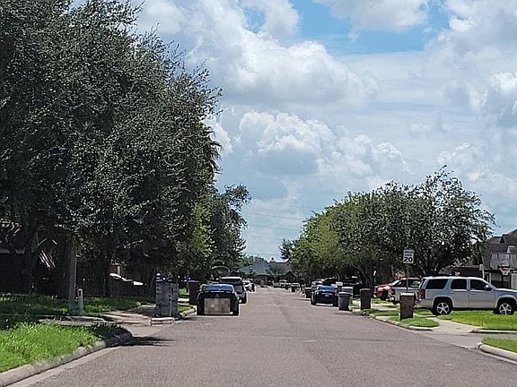 4th image of 2703 Gardenia Dr