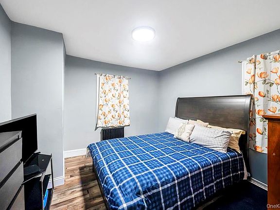 3rd image of 39 Andrews Avenue