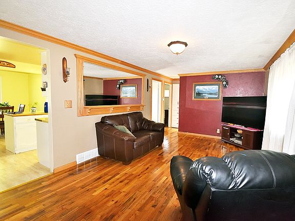 2nd image of 1125 Cathryn Ave