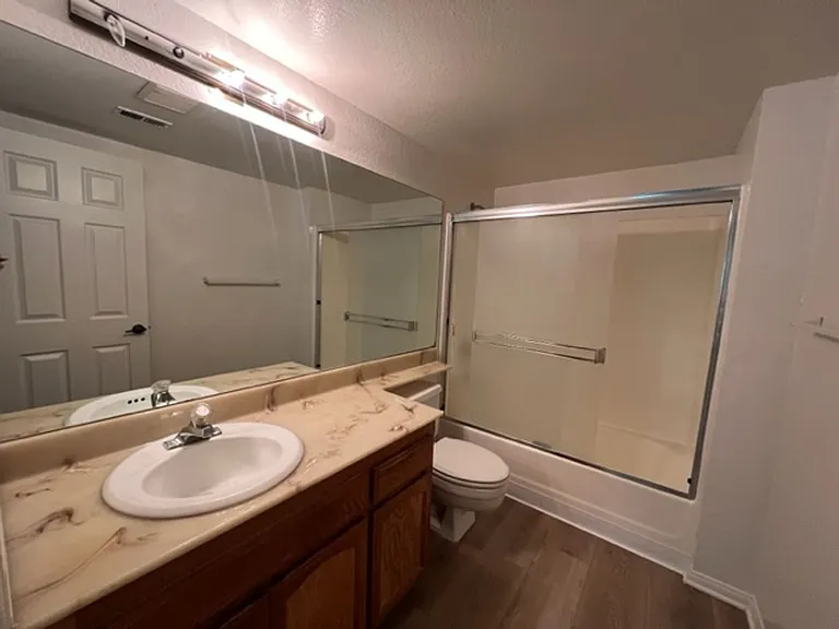 2825 3rd Ave #402 — Photo 8