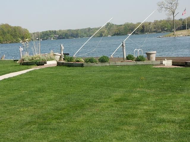 2nd image of 2459 N Lake Angelus Rd W