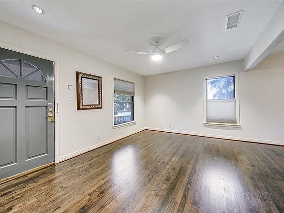 4th image of 10518 Newcombe Dr