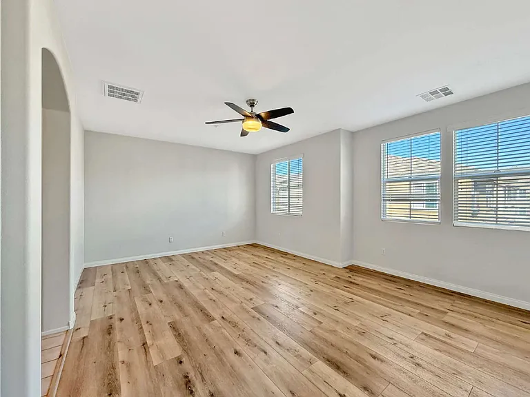 25431 Wharton Dr — Photo 9