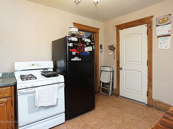 5th image of 786 E Benton St