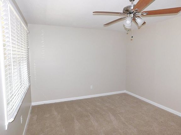 4th image of 4903 Bryndale Ave
