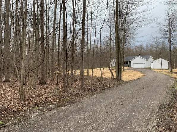 16165 Hautala Rd, Montville, OH 44064