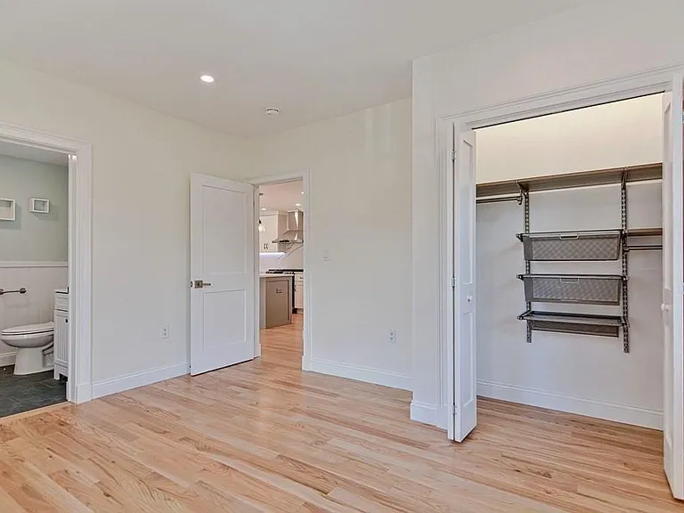 64 Crescent St #1 — Photo 19