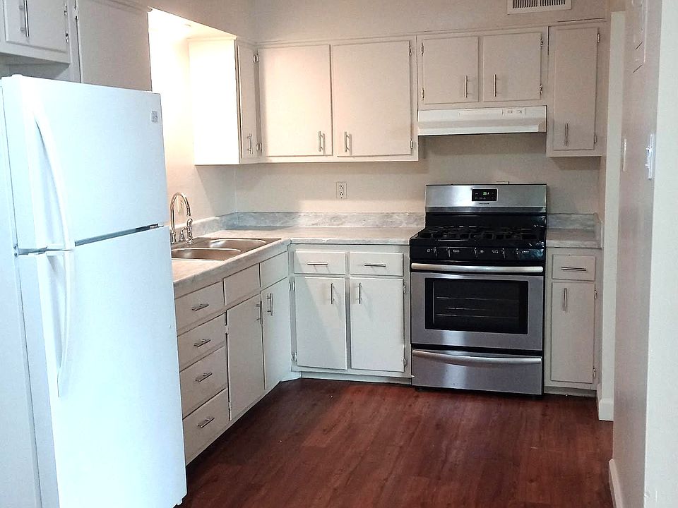1st image of 1114 E 9th St #46