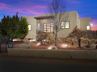 1 Flower Garland Rd, Santa Fe, NM 87508