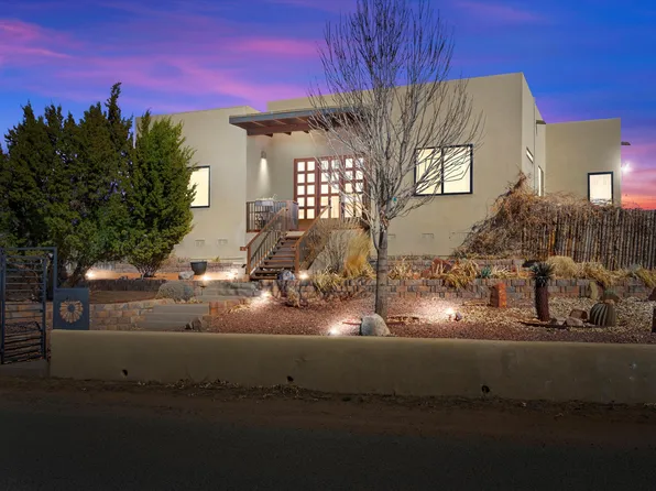 1 Flower Garland Rd, Santa Fe, NM 87508
