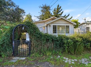 6391 Hillmont Dr, Oakland, CA 94605