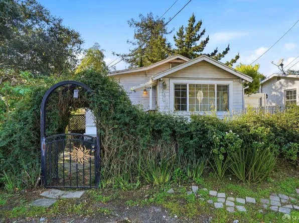 6391 Hillmont Dr, Oakland, CA 94605