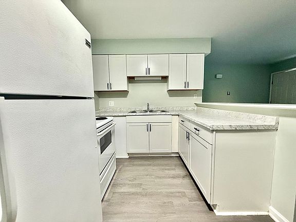 4th image of 55 Rosemary Creek Dr #E