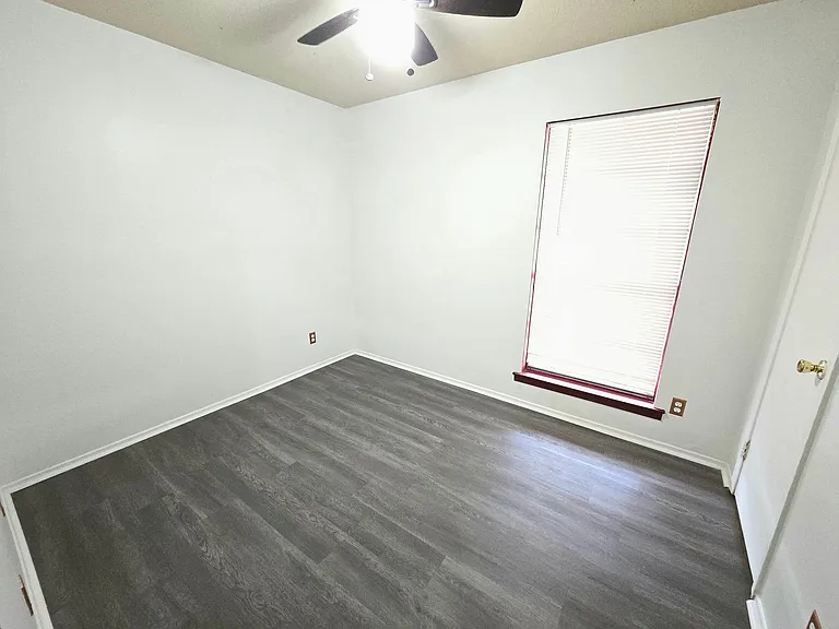 6133 Jennifer Ln — Photo 8