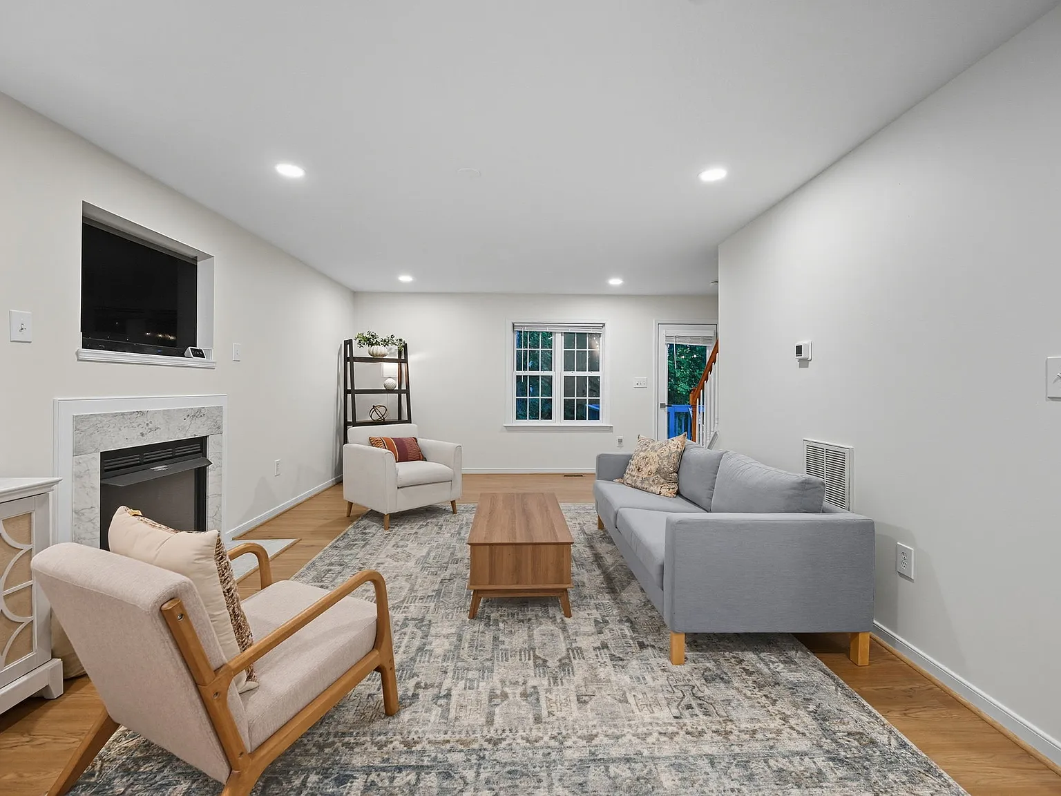 4 bed, $3,345 — Photo 3