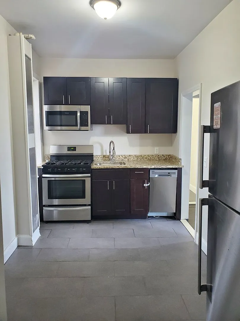210 - 3603 KENNEDY REALTY ASSOC. LP — Photo 1