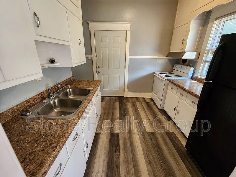 2 bed, 1.0 bath, $1,000 — Photo 4