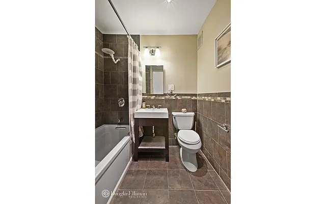 Rented by Douglas Elliman | media 25